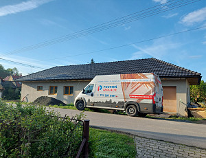 Zateplení stropu novostavby bungalovu pomocí foukané izolace